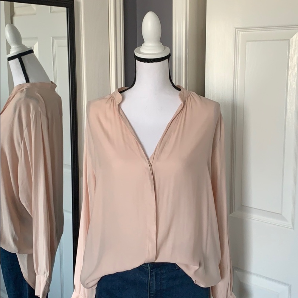 🍀2 for $25 H&M pale pink blouse - Picture 8 of 8